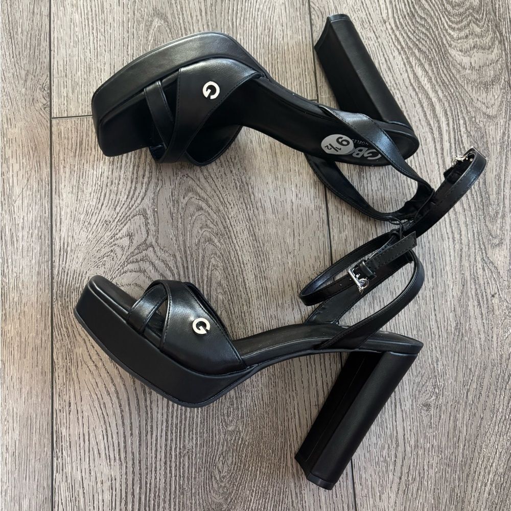 GBG Los Angeles Black Women's Sandals